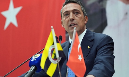 Fenerbahçe tribünlerinden "istifa" tezahüratları