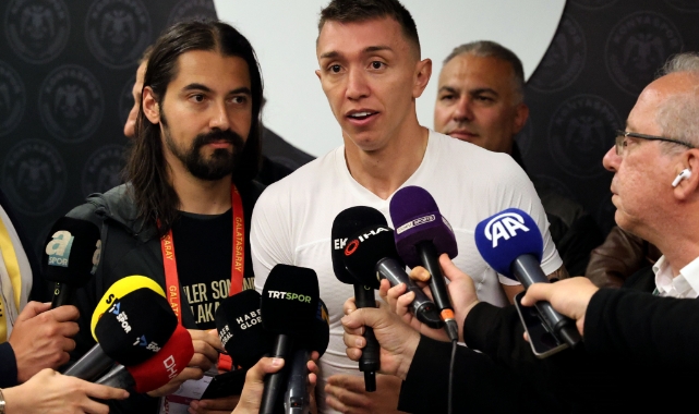 Fernando Muslera: "13 senede, 17 kupam var"