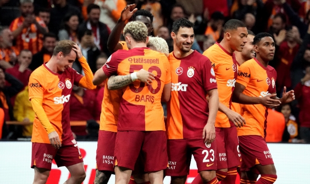 Galatasaray'da şampiyonluk son maça kaldı!