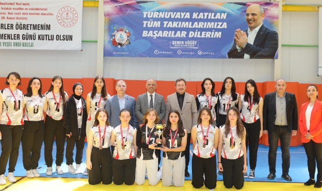 Gençler 19 Mayıs'ı voleybol turnuvası ile kutladı