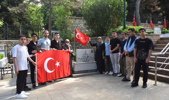 Gençlerden şehitlere vefa