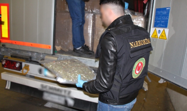 Gümrük kapılarında uyuşturucu operasyonu!