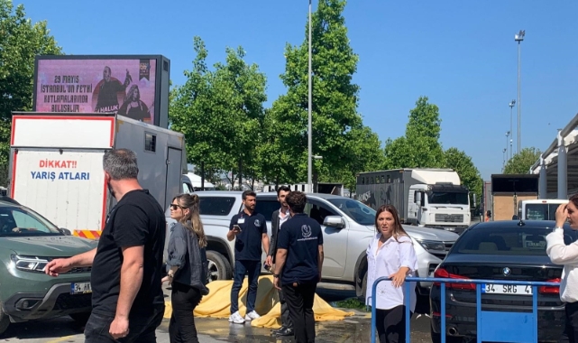Güzellik yarışmasında at kalp krizi geçirdi!