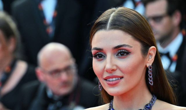 Hande Erçel bu kez tarzıyla konuşuldu
