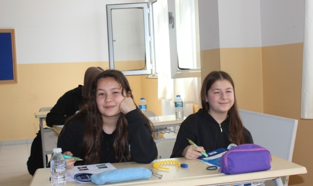 İkiz kardeşlerin sınav başarısı! 1 yanlışla 496 puan aldı