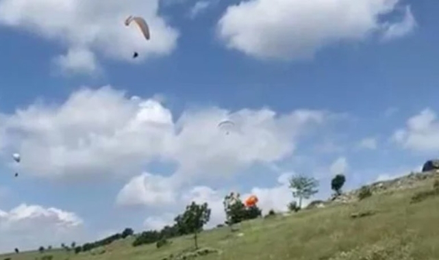 İpleri dolanan yamaç paraşütleri yere çakıldı