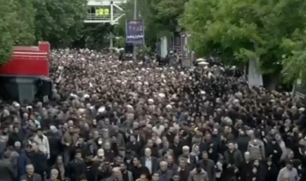 İran'da cenaze törenleri başladı