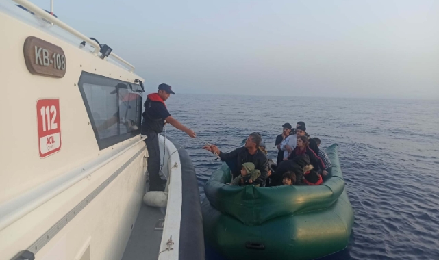 İzmir'de 44 kaçak göçmen kurtarıldı