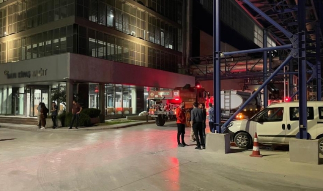 Kağıt fabrikasındaki yangın korkuttu