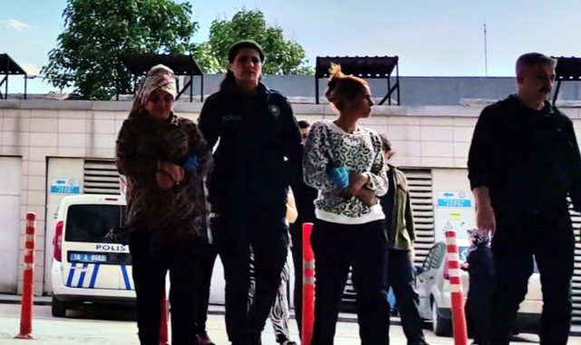 Kartla kapıları açan 3 kadın hırsız suçüstü yakalandı