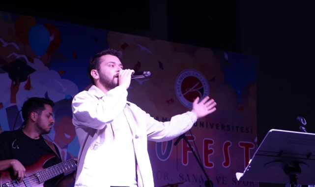 Kastamonu Üniversitesi’nde Bahar Şenlikleri’nde Can Kavalcı sahne aldı