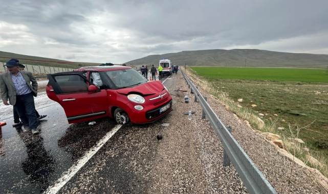 Kayganlaşan yolda karşı şeride geçip takla attı: 3 yaralı