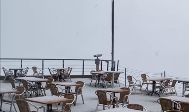 Kemer’in yüksek kesimlerine kar yağdı