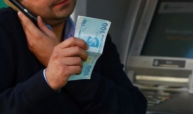 Kendilerini polis olarak tanıttılar dev vurgun yaptılar