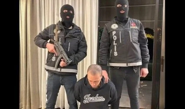 Kırmızı bültenle aranıyorlar Türkiye'de yakalandılar