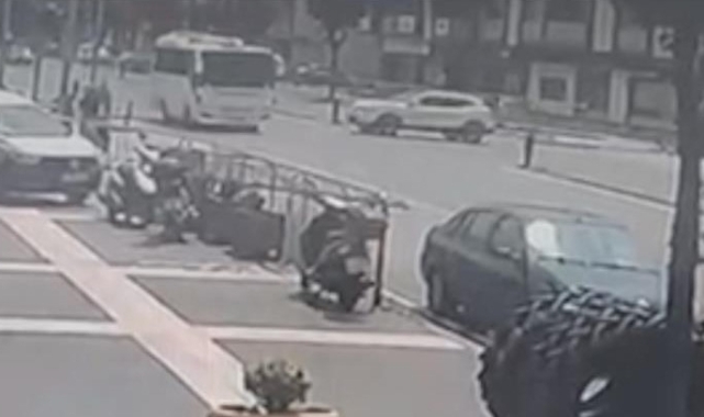 Kırmızı ışıkta geçen otobüse jip çarptı: 8 yaralı