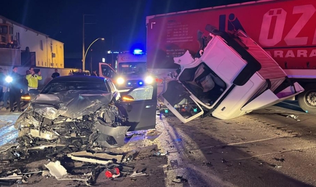 Kocaeli'de feci kaza: Çok sayıda yaralı var