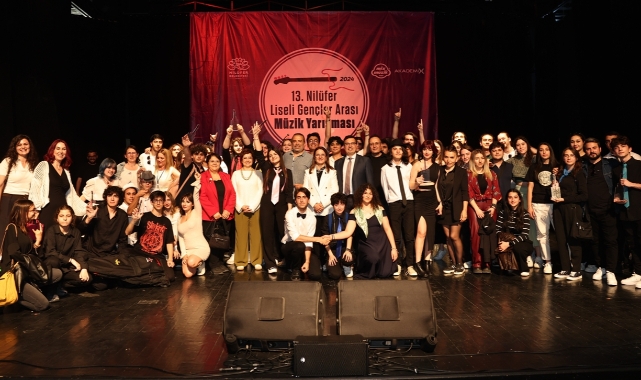 Liseli gençler müzik yetenekleriyle alkışları topladı