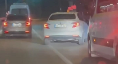 Makas atarak trafiği tehlikeye soktu!
