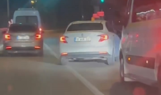 Makas atarak trafiği tehlikeye soktu!