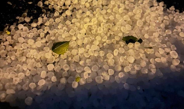 Malatya'da şimşekler geceyi aydınlattı
