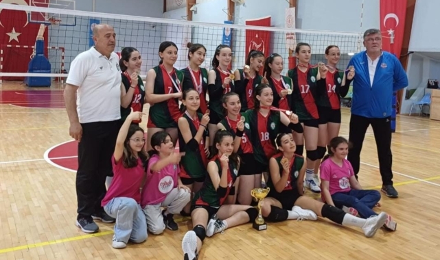 Midi Kızlar Gelişim Ligi şampiyonu Hürriyetspor