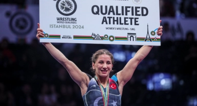 Milli güreşçi Zeynep Yetgil olimpiyat kotası aldı