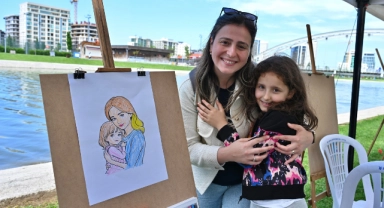 Minik ressamlardan Anneler Günü hediyesi