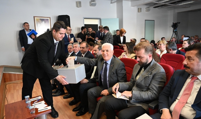 Mustafa Bozbey, Oktay Yılmaz'ı tebrik etti