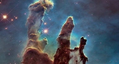 NASA Kartal Bulutsusu'ndan 'Yaratılış Sütunları'nın görüntülerini paylaştı