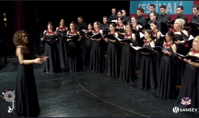 Nilüfer Çoksesli Koro festivale iki ödülle damga vurdu