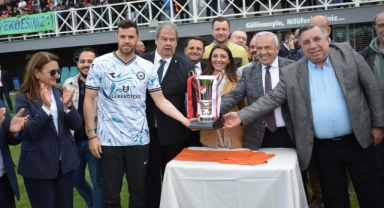 Nilüferli futbolcular şampiyonluk kupasına kavuştu
