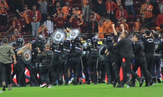 Olaylı derbi sonrası 4 taraftar gözaltına alındı