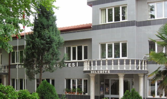 Orhaneli Belediyesi'nde tedirgin bekleyiş! 37 kişi kapının eşiğinde mi?