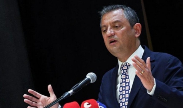 Özgür Özel Dil Derneği Ustalara Saygı Gecesi'ne katıldı