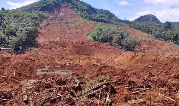 Papua Yeni Gine'de toprak kayması