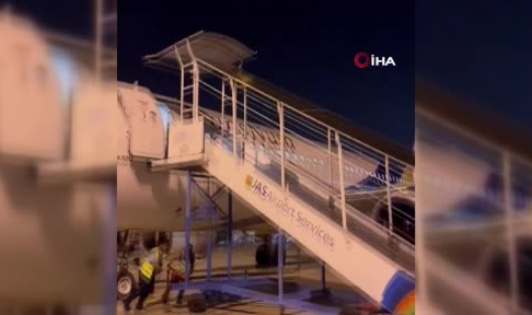 Park halindeki uçaktan yere çakıldı