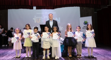 Piyanonun küçük üstatları performanslarıyla mest etti