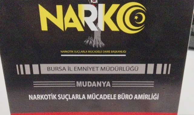 Polis, 2 şüpheliyi uyuşturucu maddeyle yakaladı