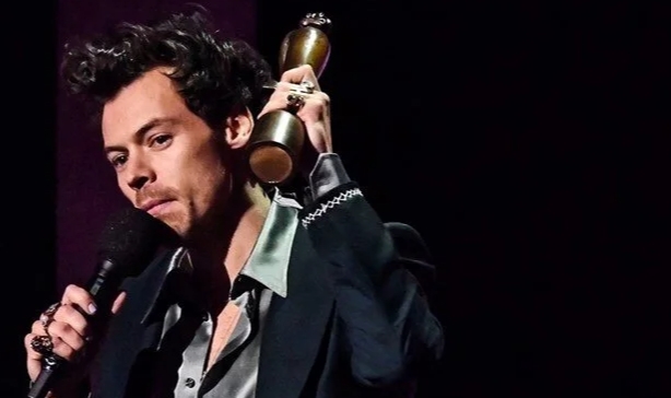 Romantik filmin yazarından Harry Styles pişmanlığı
