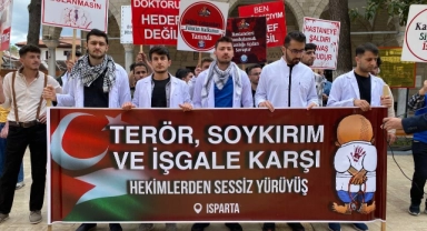 Sağlık çalışanları Filistin için yürüdü