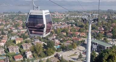 Sapanca'da ruhsatsız teleferik hattına mühür