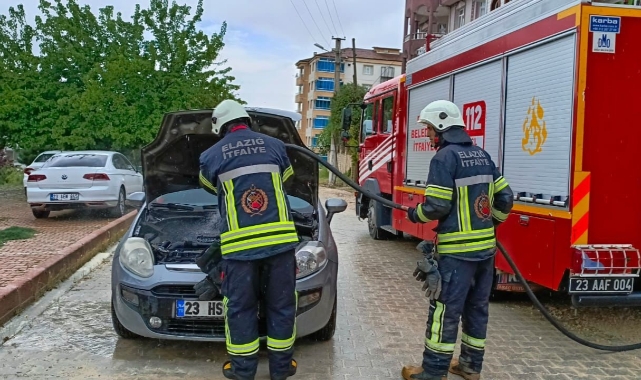 Seyir halindeki araç alev aldı