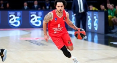 Shane Larkin 4 sezon daha Anadolu Efes'te