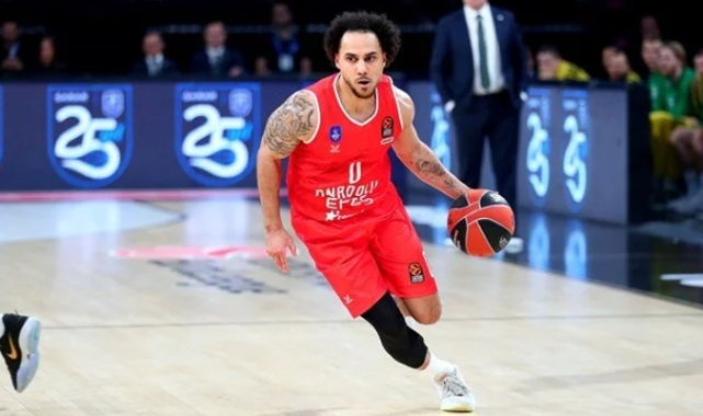 Shane Larkin 4 sezon daha Anadolu Efes'te