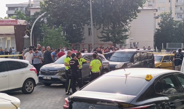 Siirt Valisi silahlı kavganın ortasında kaldı