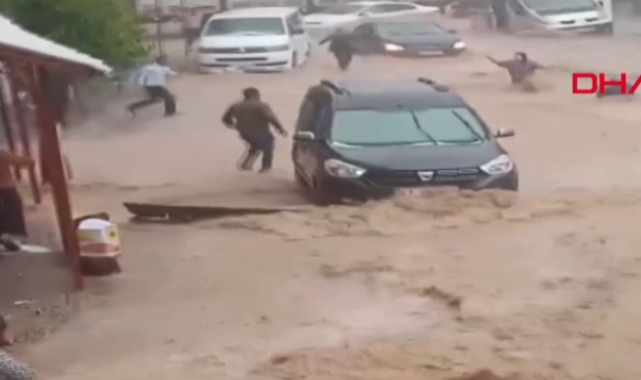 Şırnak'ta can pazarı: 2 kişi sel sularına kapıldı