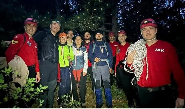 Spil Dağı'nda kaybolan dağcılar bulundu