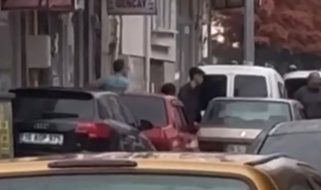 Tartışma bir anda kavgaya döndü!