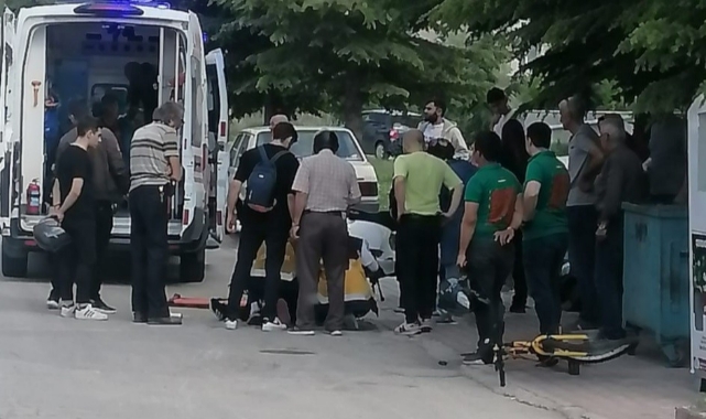 Tavşanlı'da motosiklet ile bisiklet çarpıştı: 3 yaralı